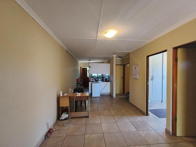 6 Bedroom Property for Sale in Mthata Eastern Cape